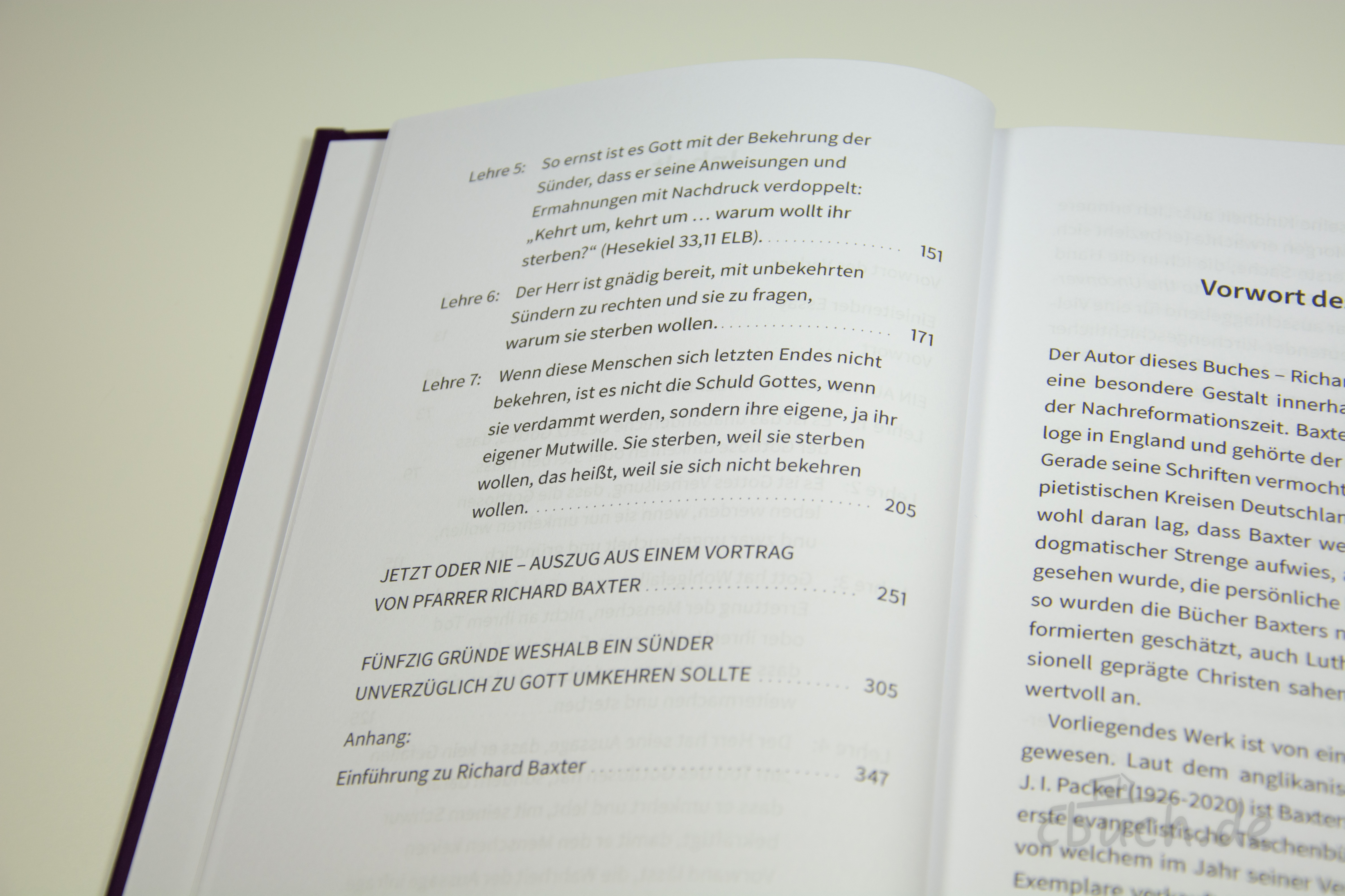 Innenansicht des Buches „Kehre um und lebe“ von Richard Baxter mit Inhaltsverzeichnis und Vorwort, christliches Buch von Sola Gratia Medien über Umkehr, Glauben und Bekehrung.