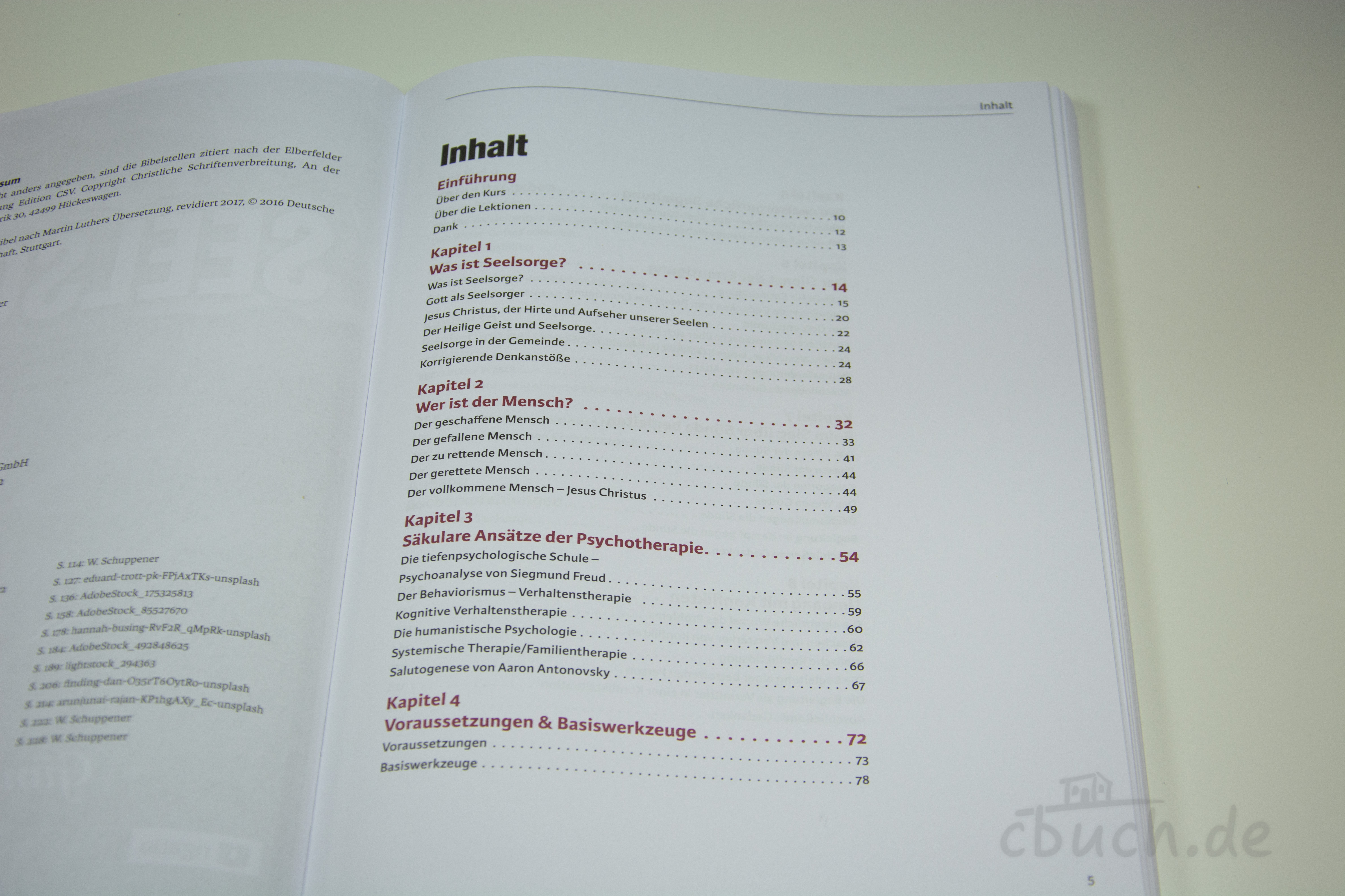 Geöffnetes Buch mit Inhaltsverzeichnis zu Seelsorge und Psyc
