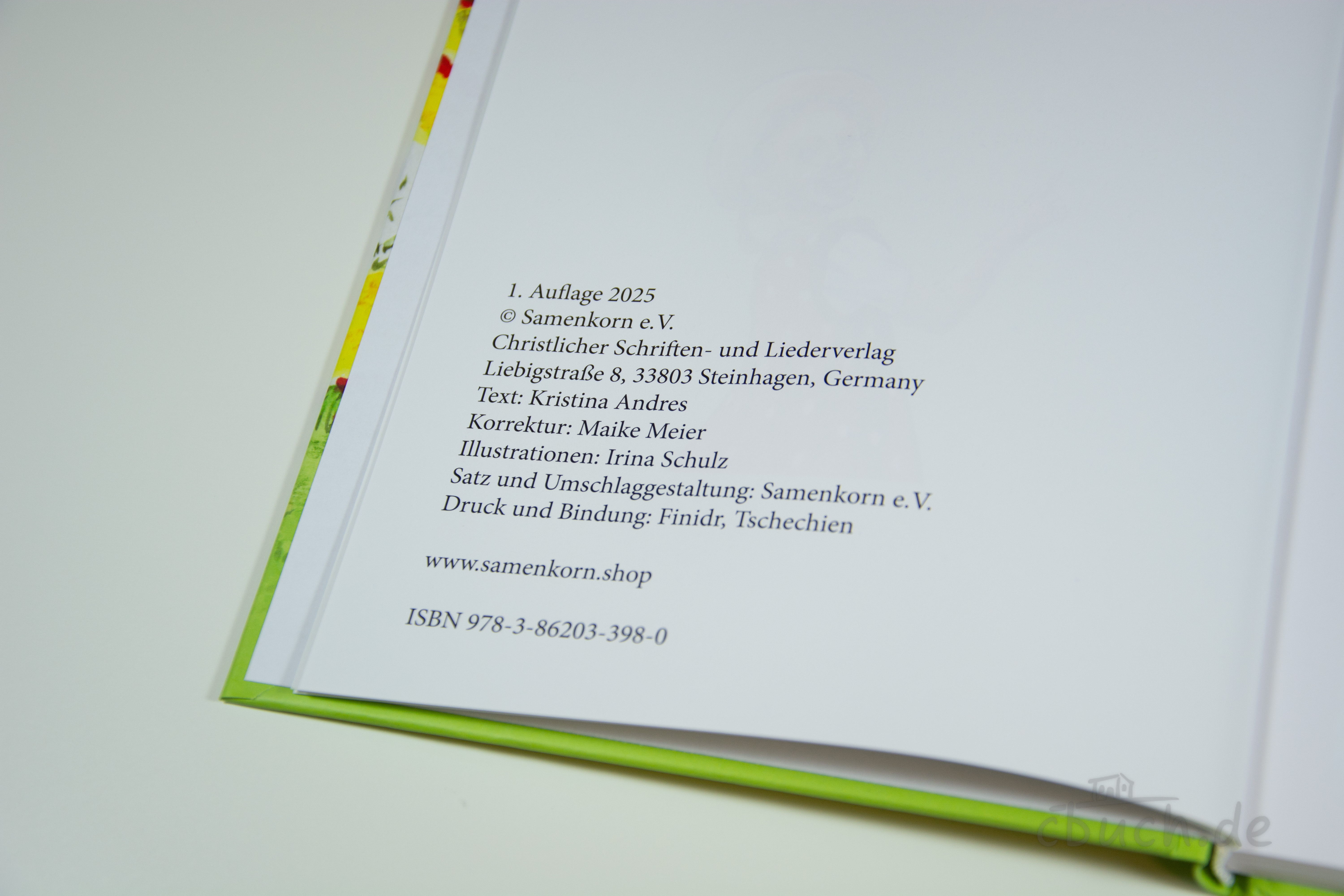 Impressumsseite aus „Melitta – die Hummel auf der Blumeninsel“ von Andres, Samenkorn Geöffnete Buchinnenseite mit Impressum von „Melitta – die Hummel auf der Blumeninsel“ von Andres, christliches Kinderbuch ab 8 Jahren aus dem Samenkorn Verlag