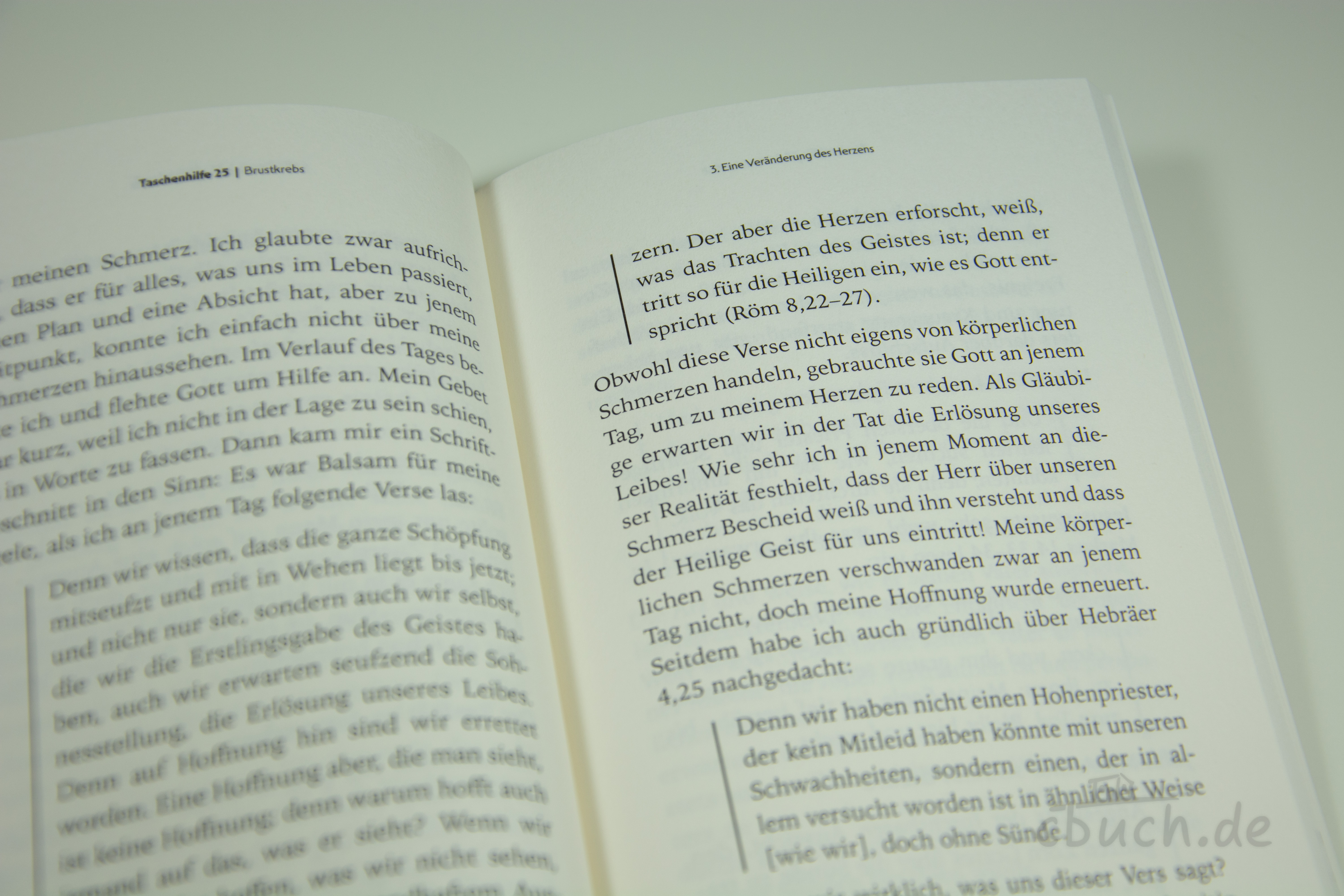 Geöffnete Buchseiten aus „Frields: Brustkrebs - Taschenhilfe #25“ von Brenda Frields, EBTC – ehrliche christliche Hilfe bei Brustkrebsdiagnose, Ängsten, Hoffnung und Trost in Jesus.