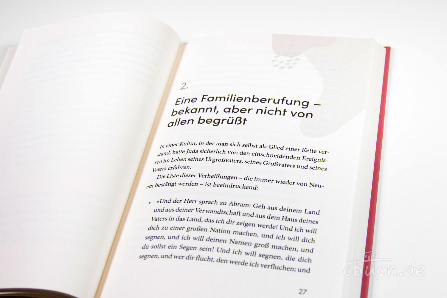 Buchseite über Familienberufung geöffnet Offenes Buch mit Text zur Familienberufung