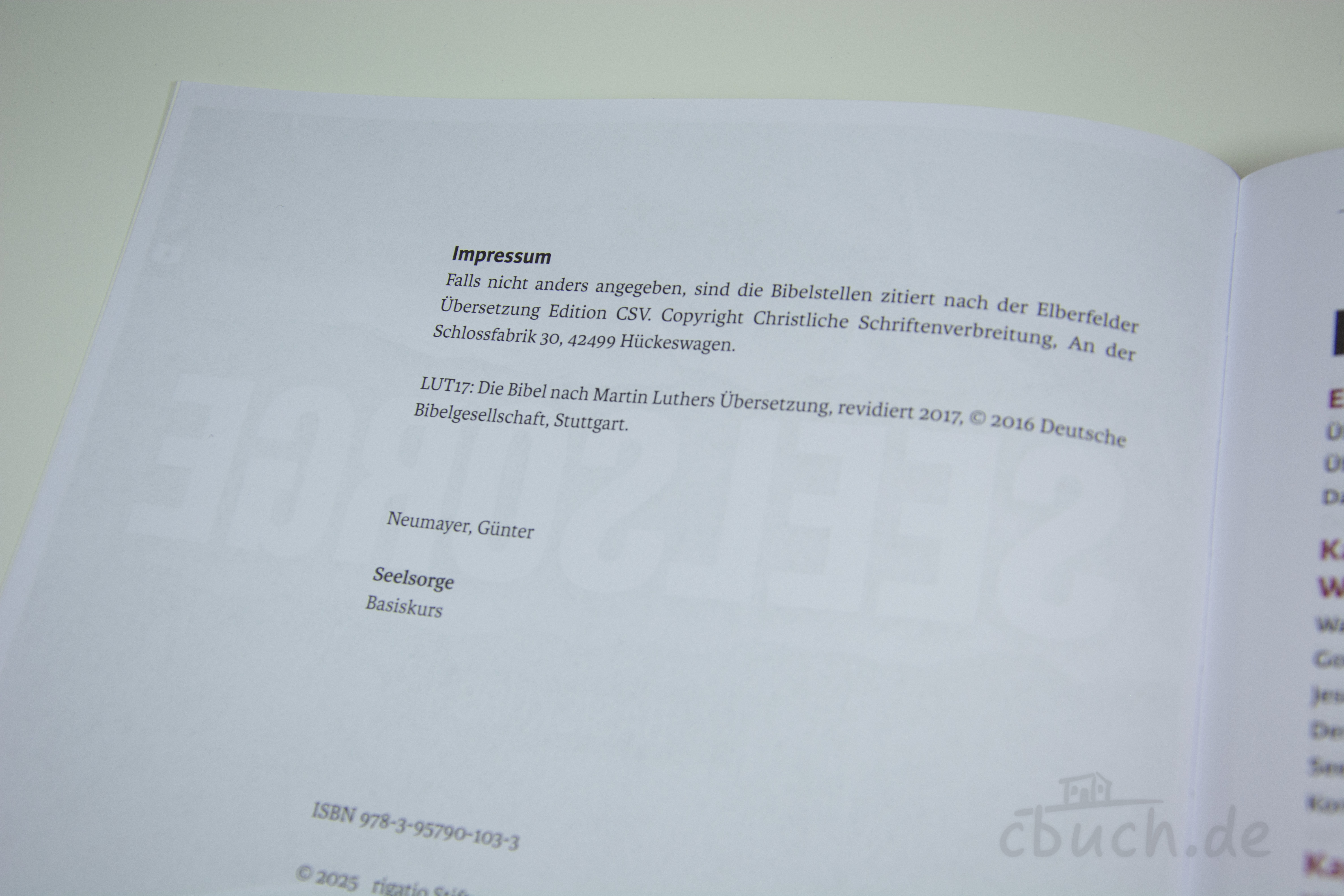 Impressumseite eines Buchs mit bibliografischen Angaben Blick auf die Impressumseite eines Buchs mit ISBN-Nummer und