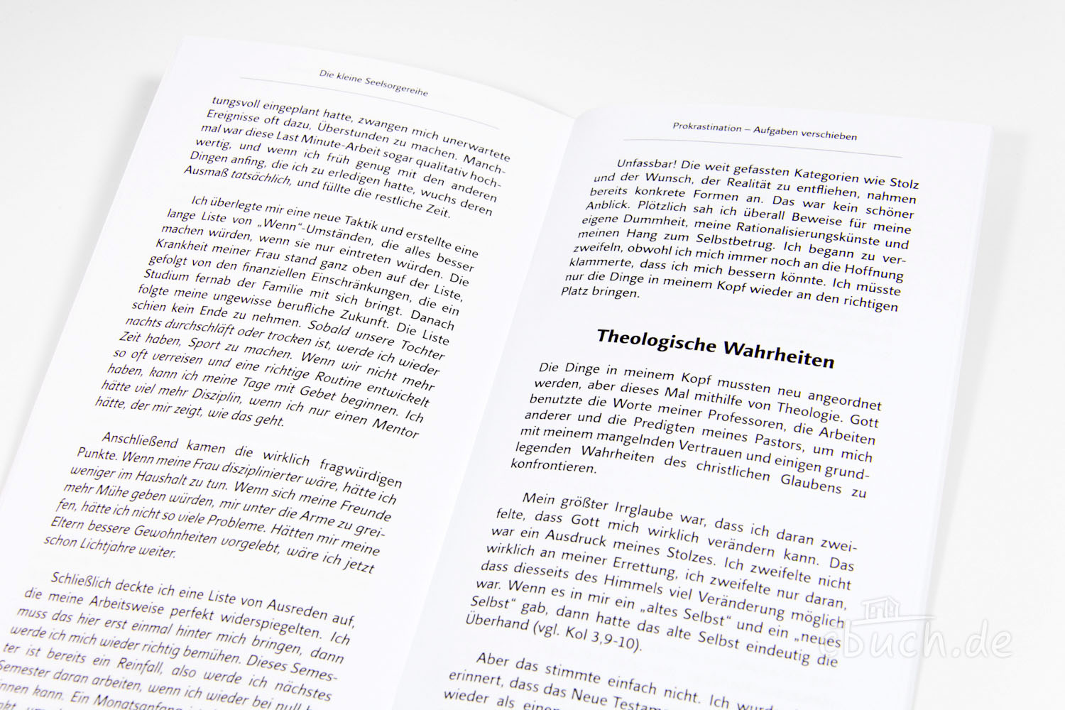 Geöffnetes Buch mit Text über Theologische Wahrheiten und Pr
