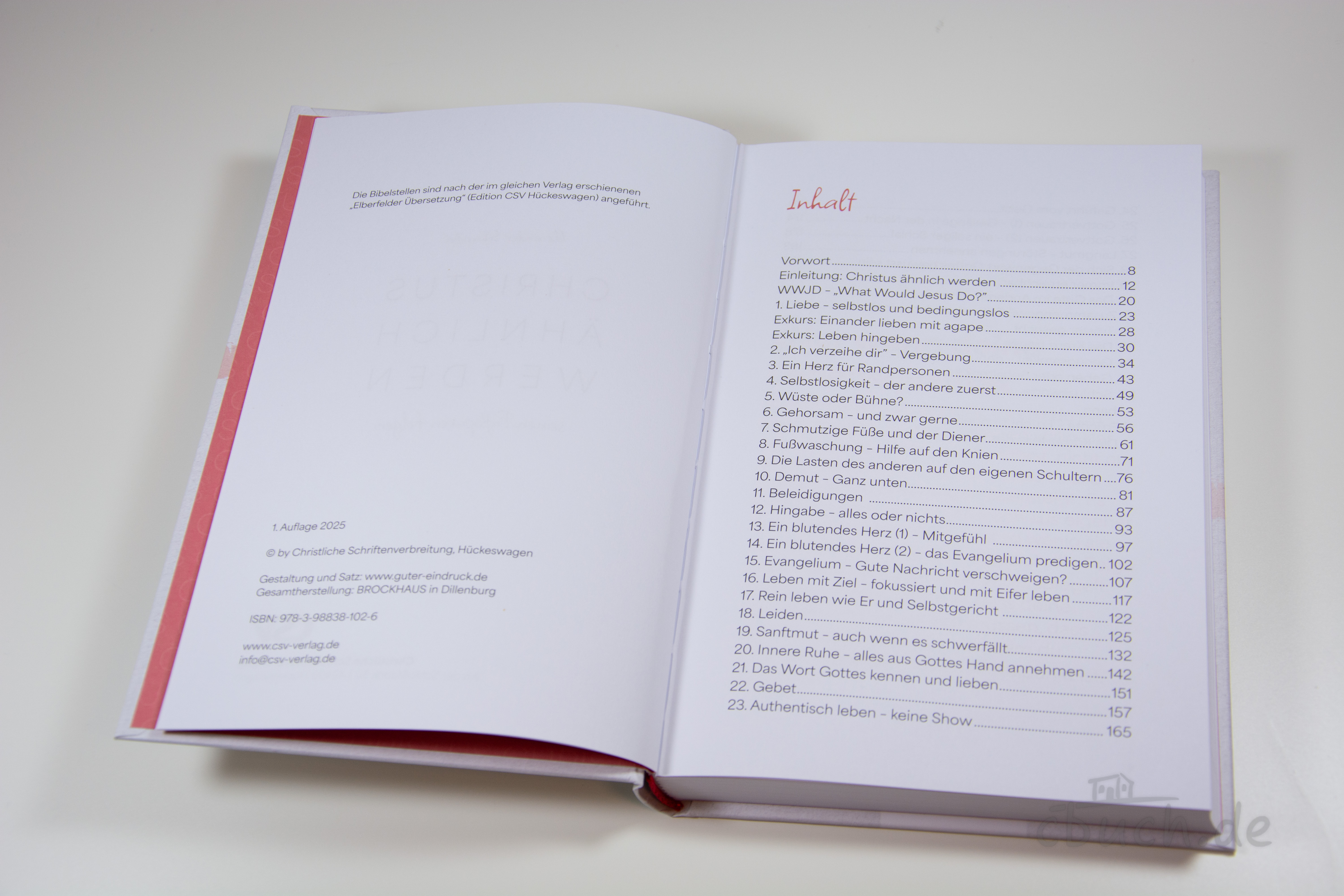 Geöffnetes Buch „Christus ähnlich werden“ von Alexander Schneider, Verlag CSV, mit sichtbarem Inhaltsverzeichnis und Innenseitenansicht.