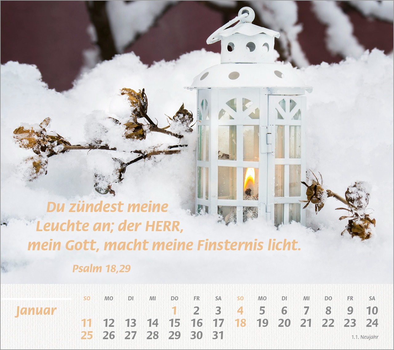 Winterliche Laterne im Schnee mit Psalm 18,29 Weiße Laterne mit brennender Kerze im Schnee und Psalmzitate