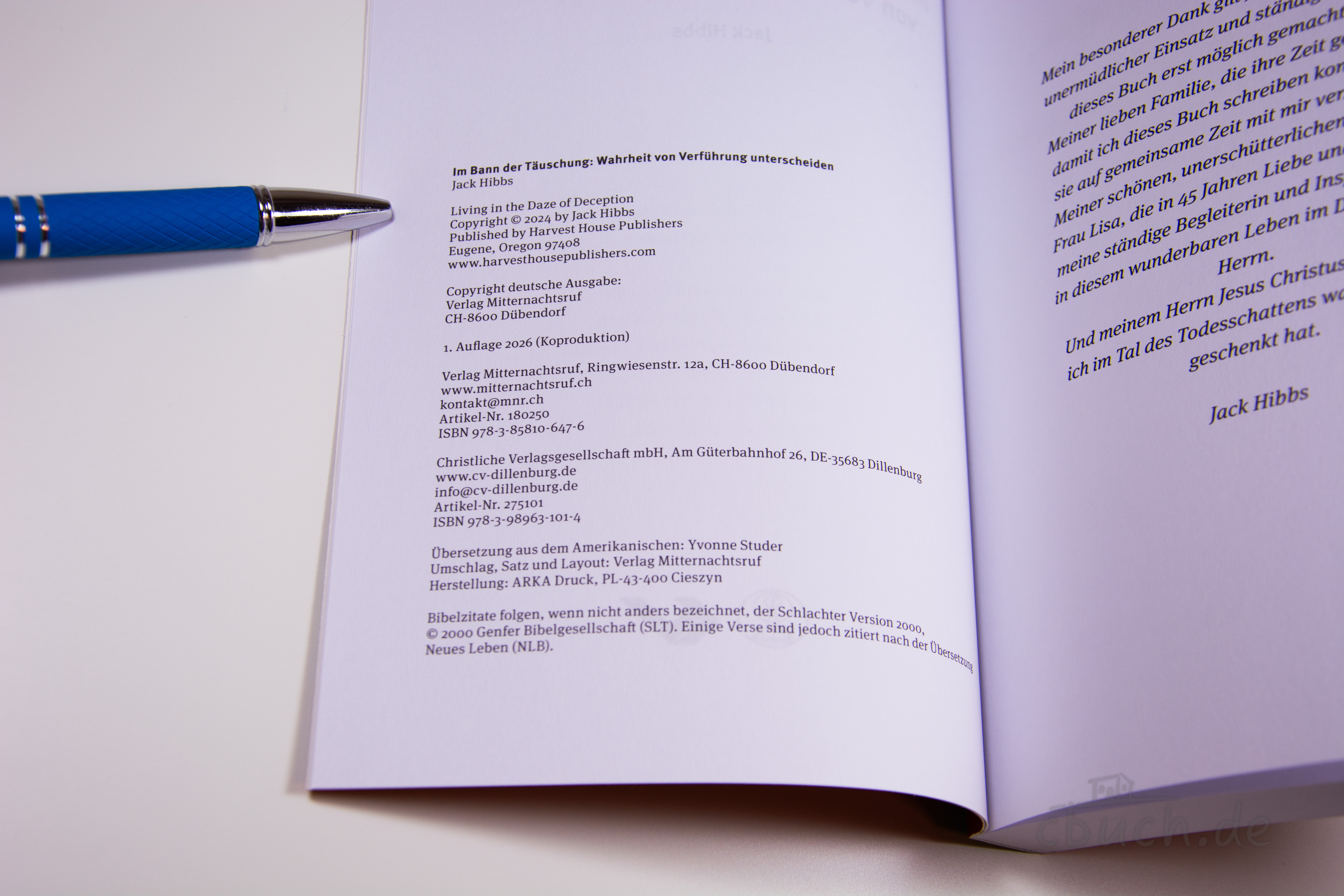 Jack Hibbs: Im Bann der Täuschung – Impressum und Innenseiten des Buches Geöffnete Innenseiten mit Impressum von „Jack Hibbs: Im Bann der Täuschung“, christliches Buch über Wahrheit, Verführung und geistliches Unterscheidungsvermögen, Verlag CV.