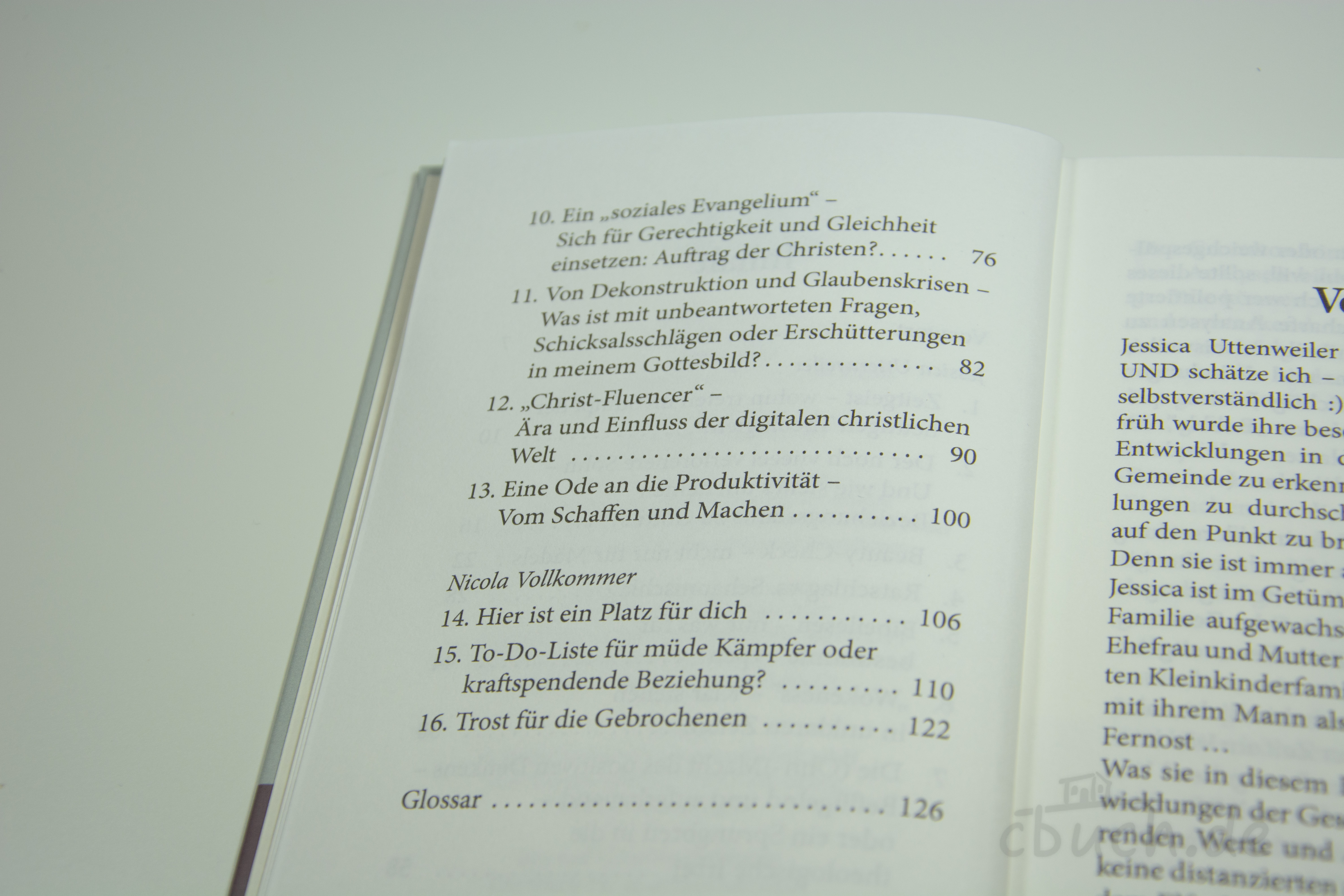 Seite eines Buches mit Kapitelüberschriften und Seitenzahlen