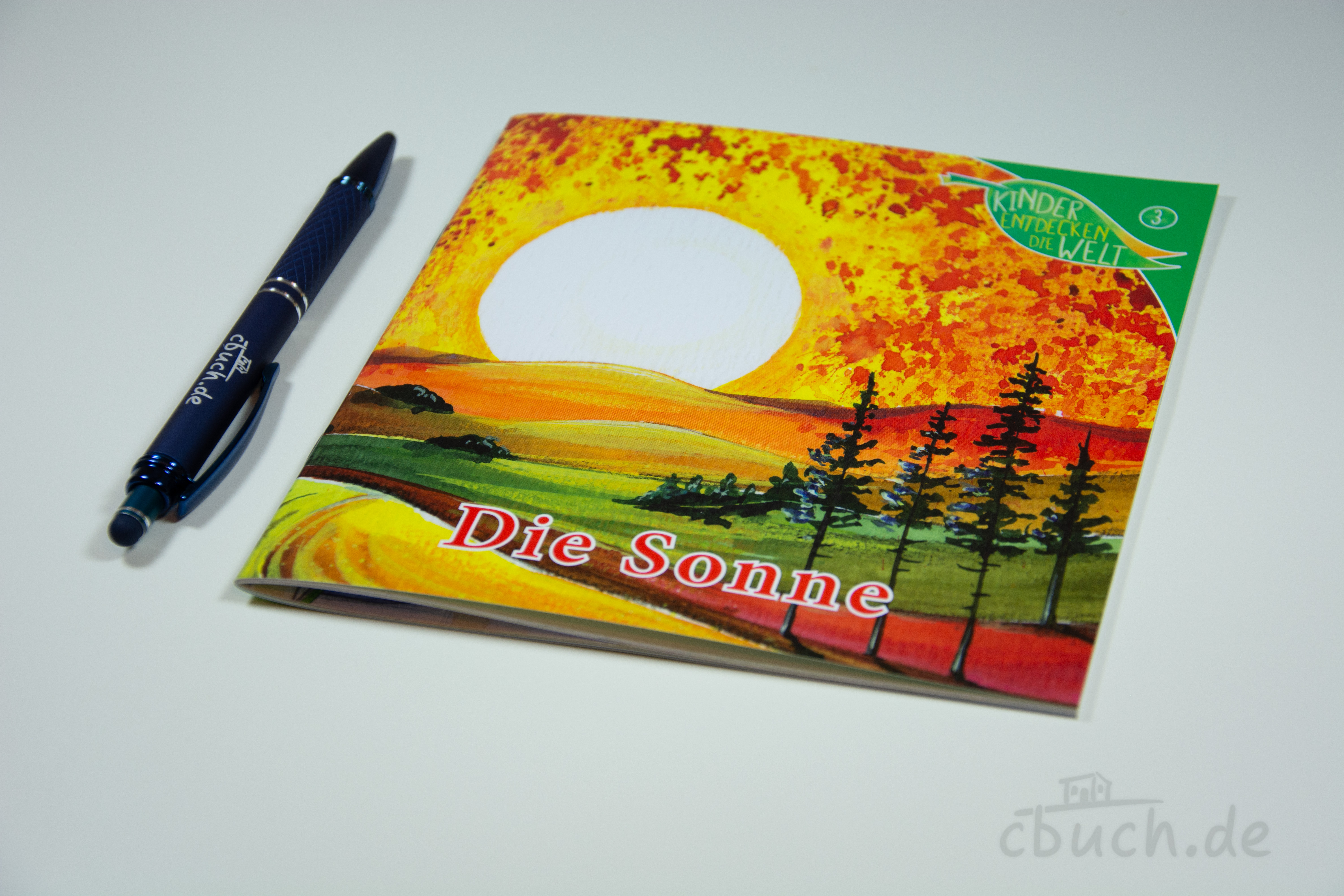 Kinderbuch Die Sonne mit farbenfrohem Landschaftscover Kinderbuch Die Sonne mit Sonne und Bäumen auf dem Cover
