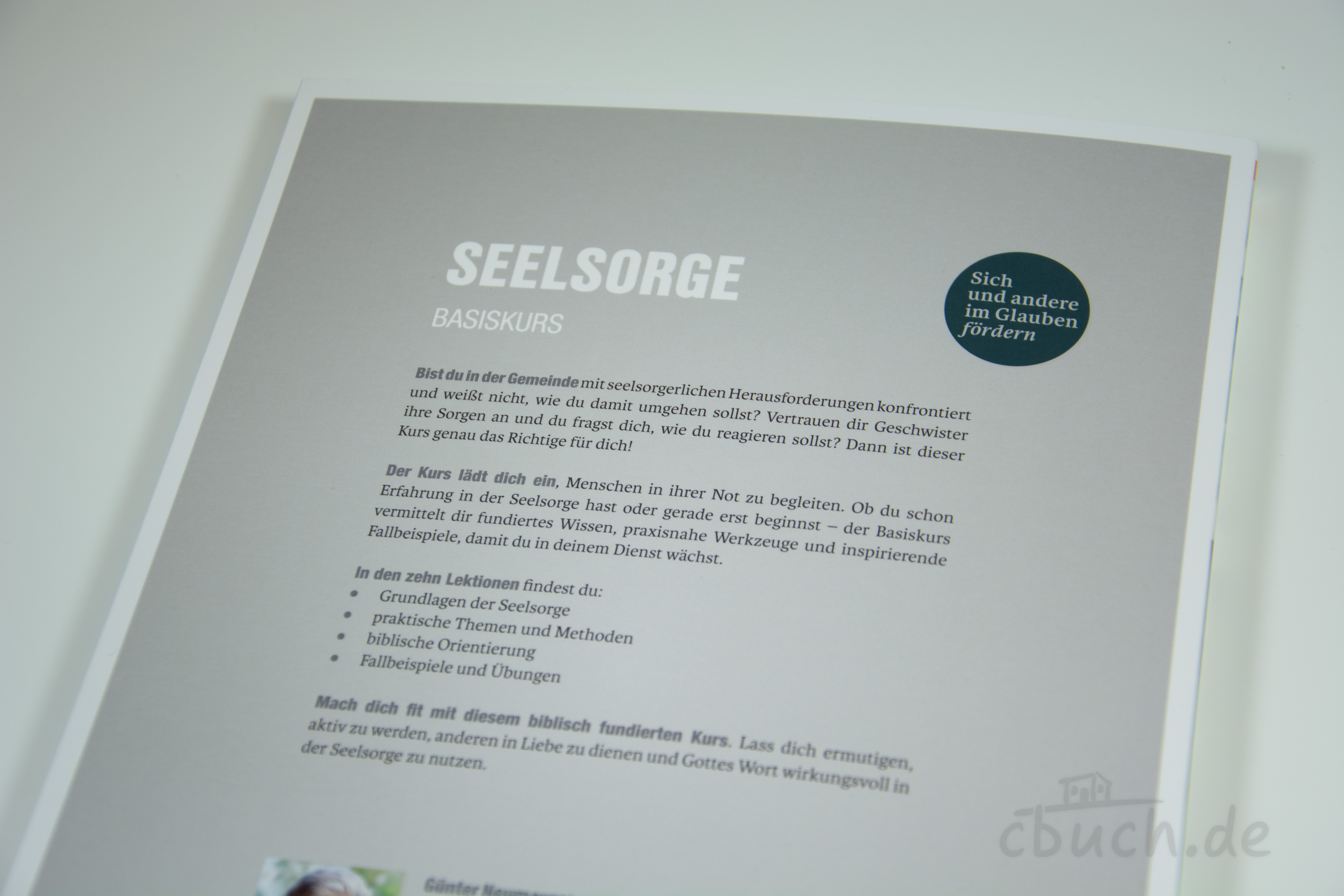 Seelsorge Basiskurs Buchcover mit Informationsaufdruck Seelsorge Basiskurs Flyer mit Infos zu Kursinhalten