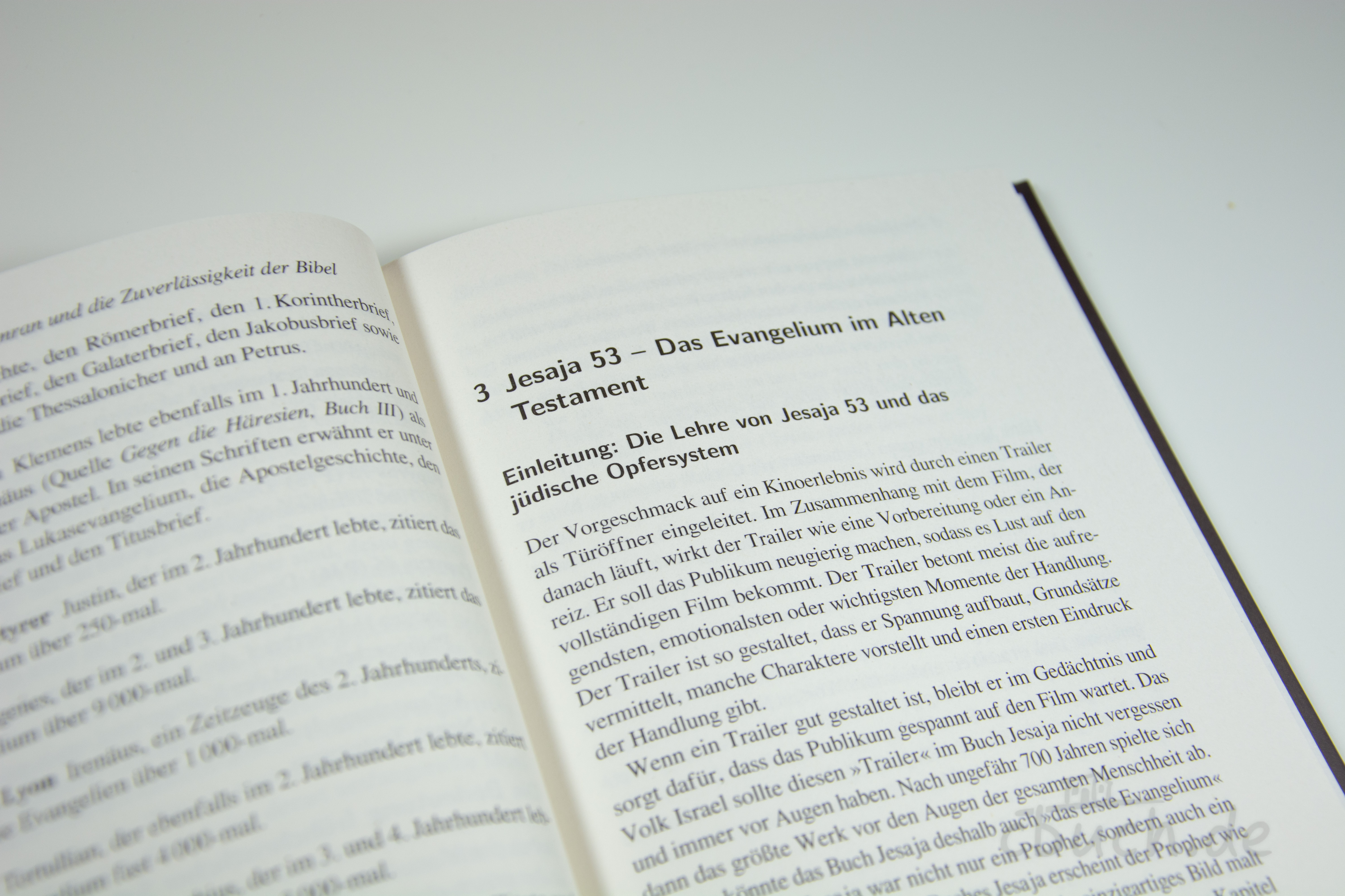 Seiten eines Buchs mit Text zum Kapitel Jesaja 53 im Alten T