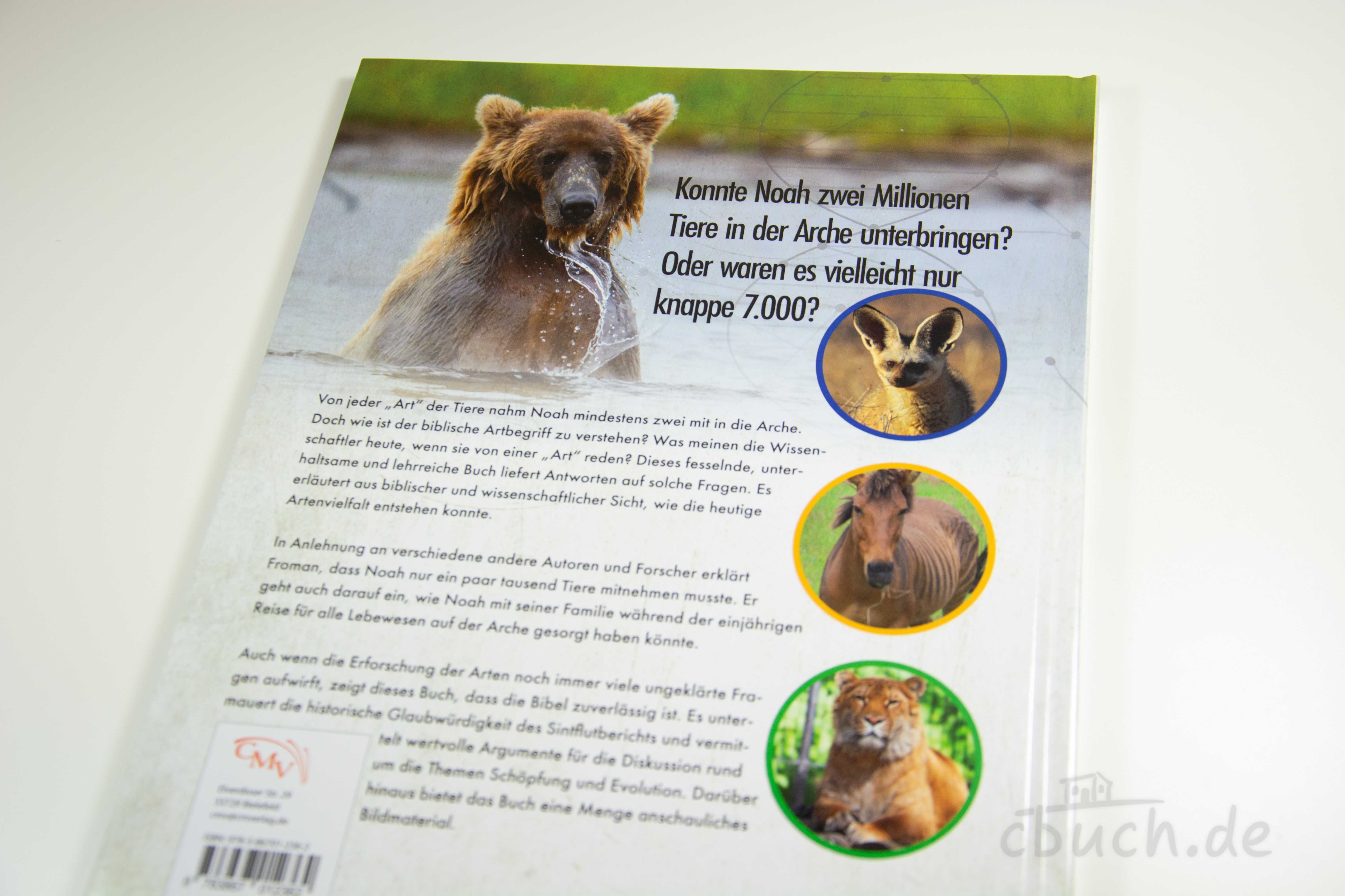 Rückseite eines Buches mit einem Bären und Text über Noahs Tiere in der Arche