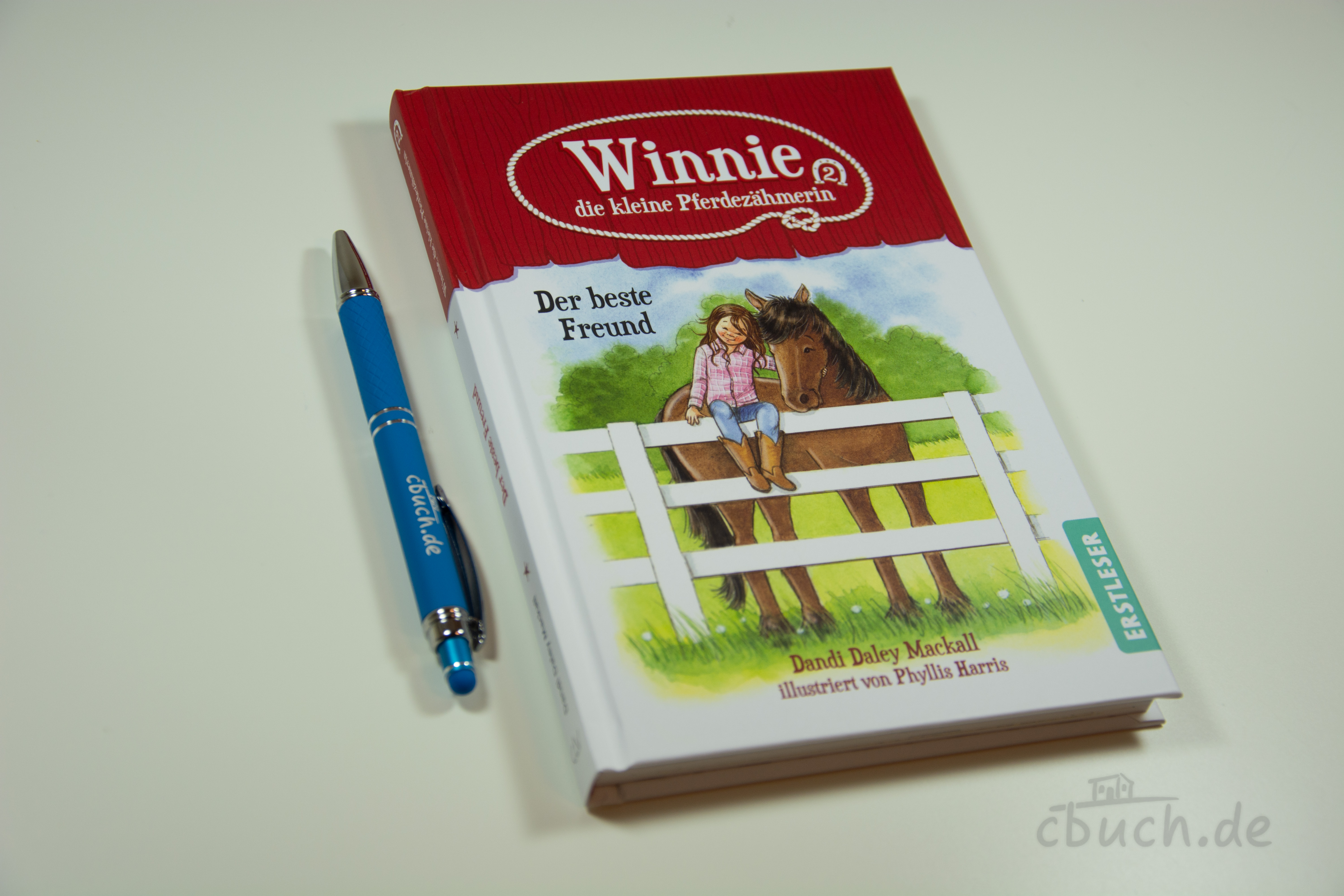 Buchcover von Mackall: Winnie, die kleine Pferdezähmerin (2) – Der beste Freund, Erstleser-Buch Band 2 von Dandi Daley Mackall, CLV