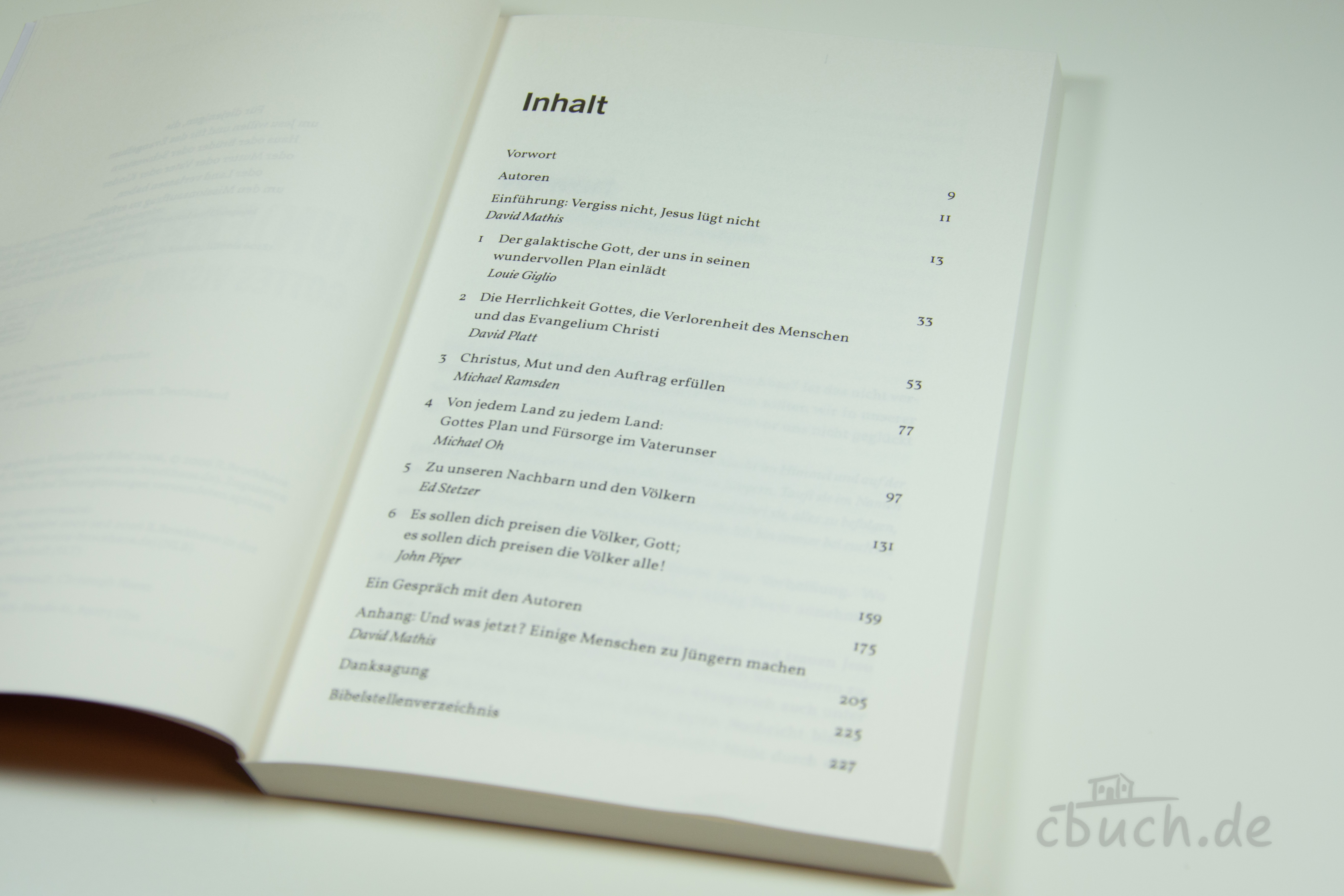 Piper/Mathis (Hg.): (UN)ERREICHBAR – Inhaltsverzeichnis des Missionsbuchs Geöffnete Buchseite mit Inhaltsverzeichnis aus „Piper/Mathis (Hg.): (UN)ERREICHBAR“, einem christlichen Missionsbuch über Gottes Vision, den Missionsbefehl und unerreichte Völker von frontiers.