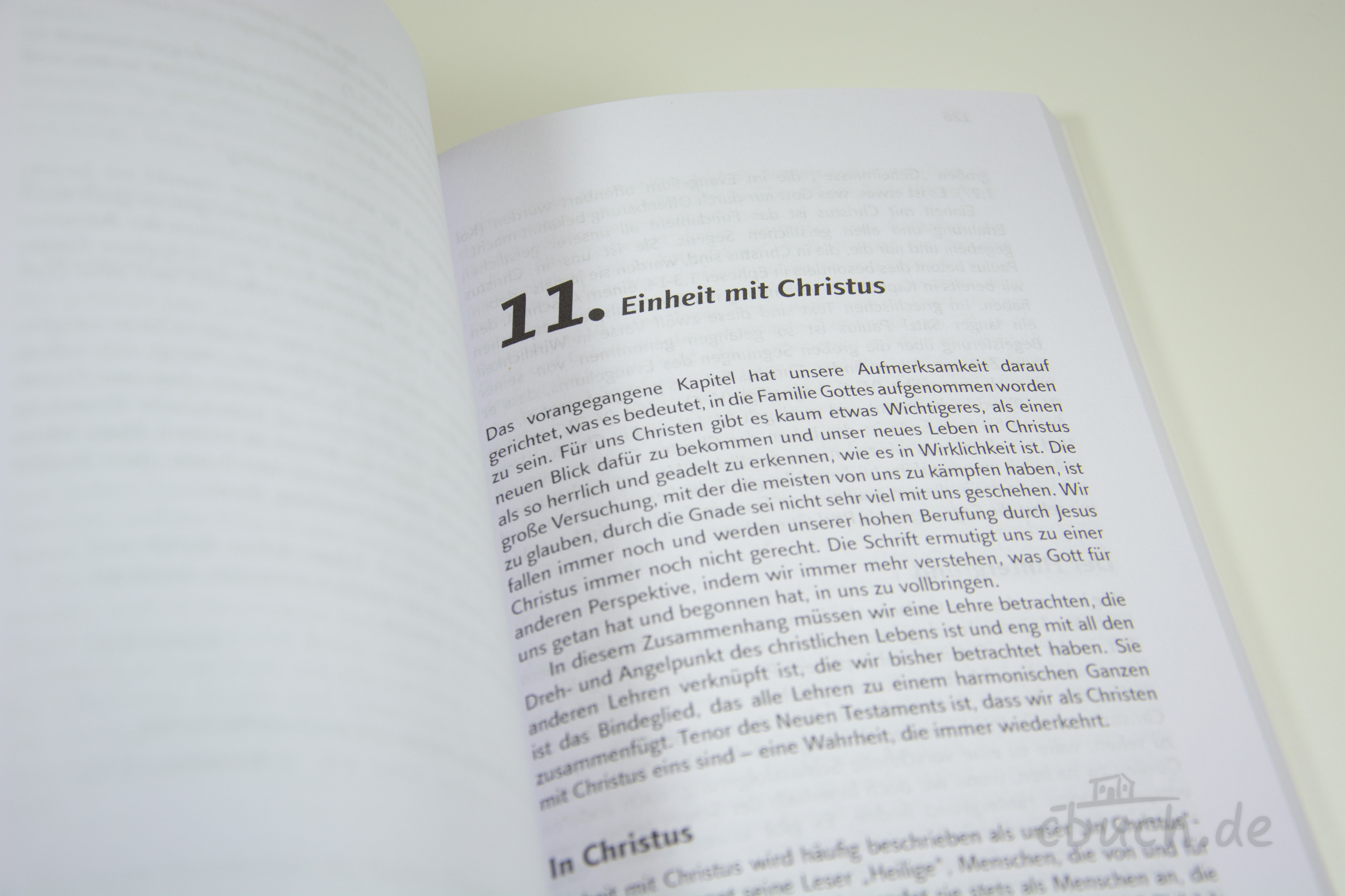 Ferguson: Fundamente des Glaubens – Buchinnenseite Kapitel 11 Einheit mit Christus Aufgeschlagenes Buch „Ferguson: Fundamente des Glaubens“ von Sinclair B. Ferguson, Hersteller 3L, mit Kapitel 11 „Einheit mit Christus“.