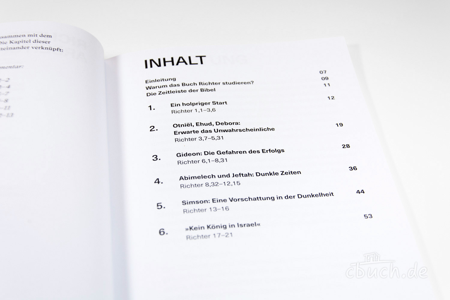 Inhaltsverzeichnis eines Buches mit Kapiteln und Seitenzahle Blick auf das Inhaltsverzeichnis eines Buches mit Kapiteln u