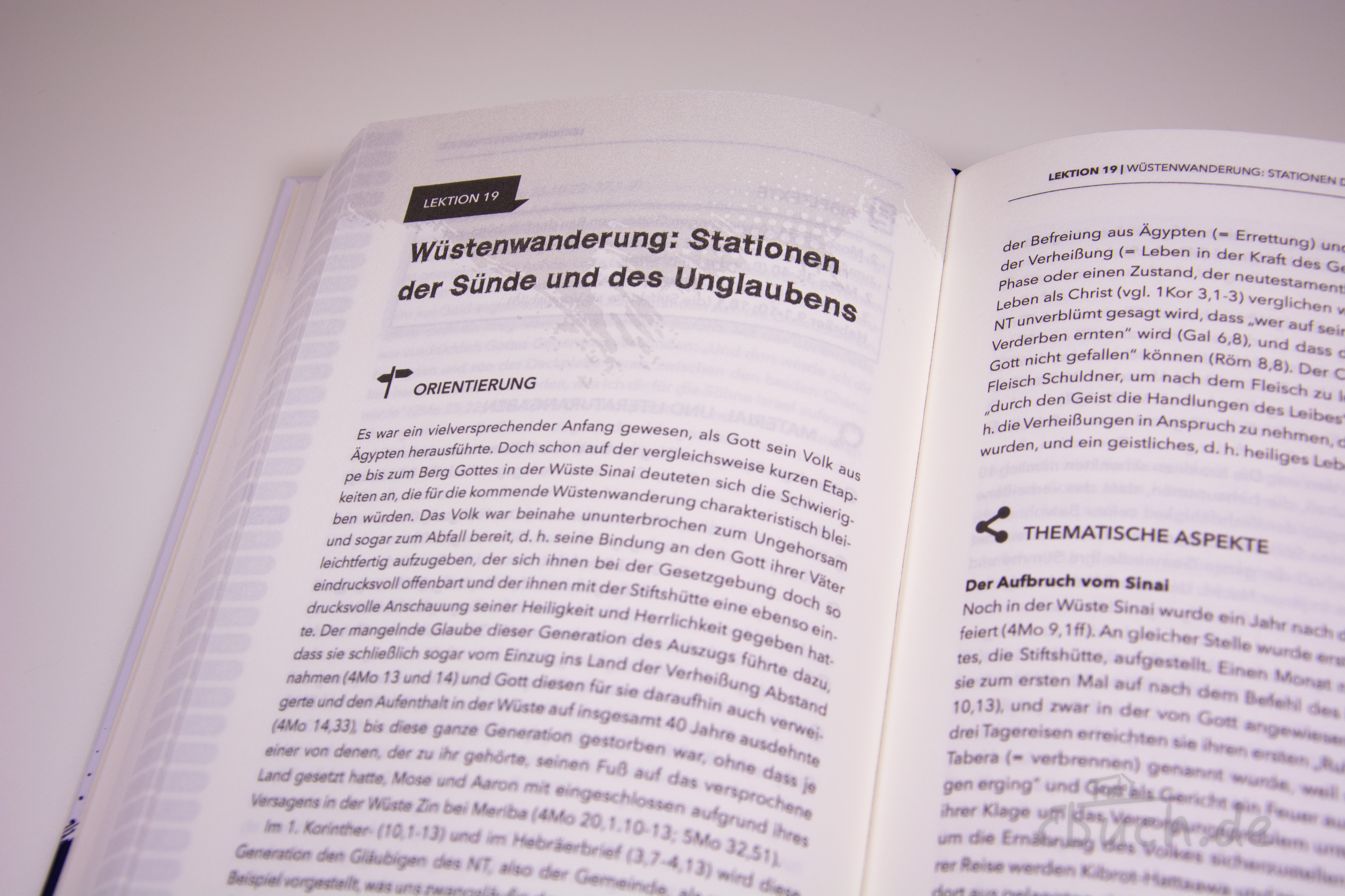 Gottes Weg zur Erlösung - heilsgeschichtlicher Unterrichtsplan mit 60 Lektionen Aufgeschlagenes Buch Gottes Weg zur Erlösung von CV, heilsgeschichtlicher Unterrichtsplan mit 60 Lektionen zum biblischen Heilsgeschehen für Schule, Gemeinde und Hauskreis