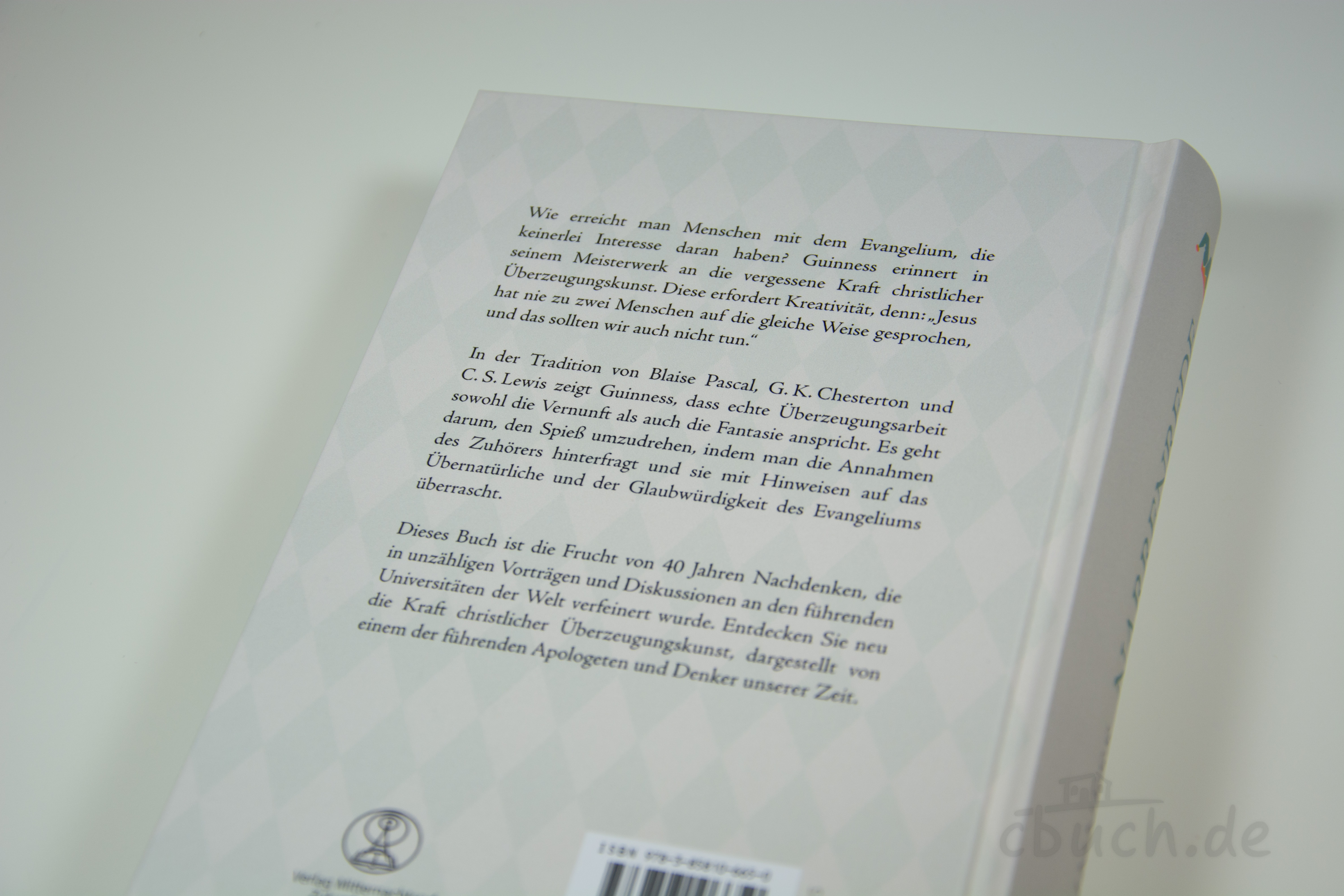 Rückseite eines Buches mit Text über christliche Überzeugung