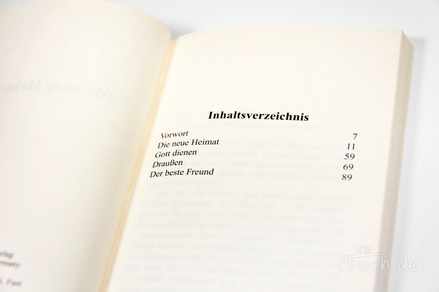 Geöffnetes Buch mit dem Inhaltsverzeichnis und Kapitelnamen